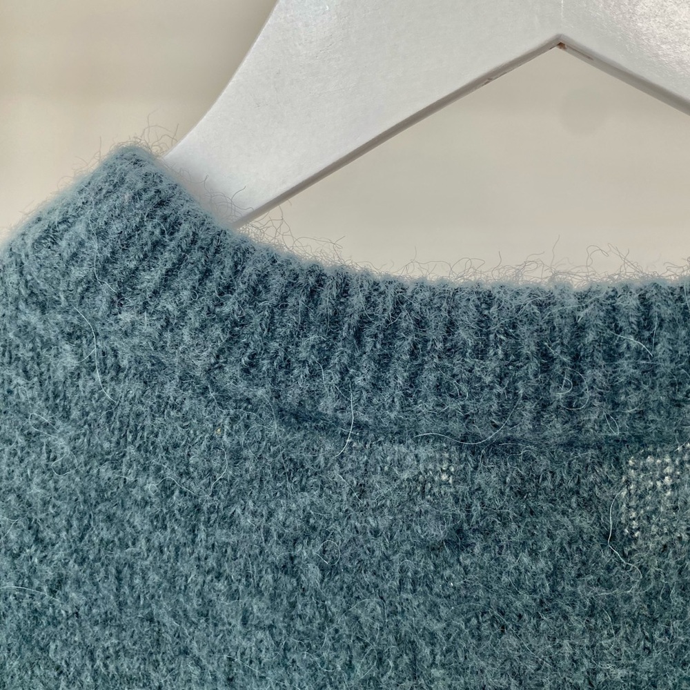 H&M Sweater - Picture 5 of 6